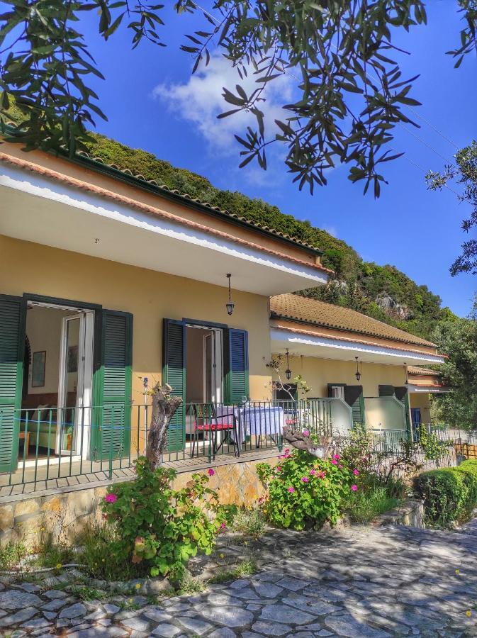 Villa Fourtuna Apartment Agios Ioannis Peristeron  Exterior photo